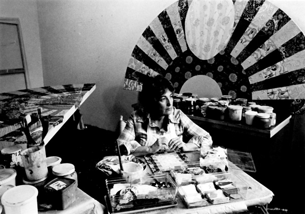Miriam Schapiro, ca. 1970s. Courtesy of the Flomenhaft Gallery. Miriam Schapiro, ca. 1970s. Courtesy of the Flomenhaft Gallery.