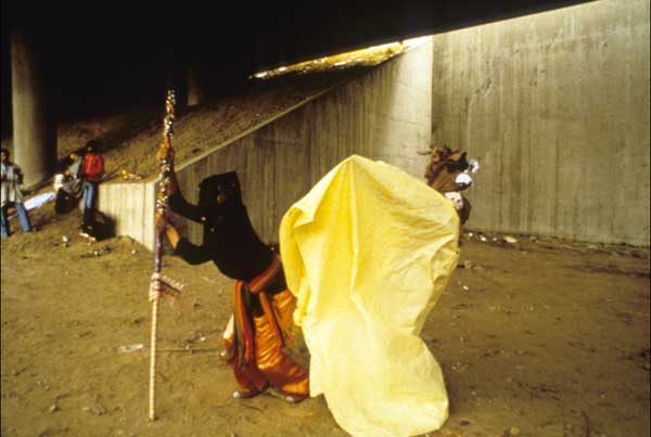 Senga Nengudi, <em>Ceremony for Freeway Fets</em>, March 1978.