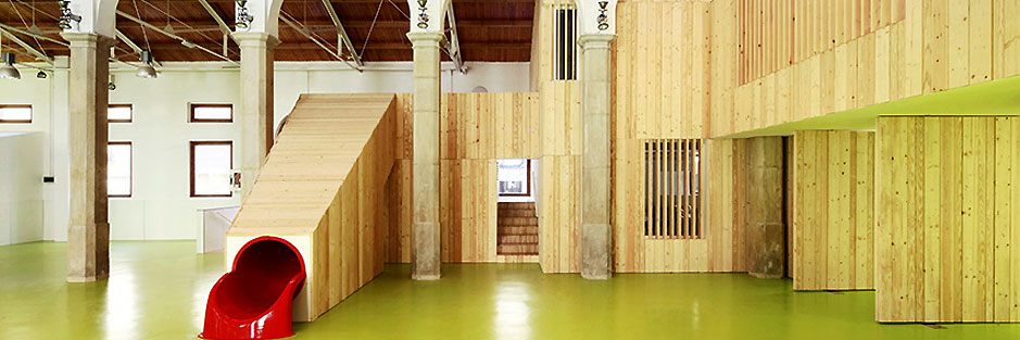 Refurbishment of the old marketplace as a children´s center. Alcañiz