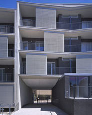 Social Housing at the Urban Edge