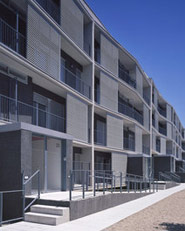 Social Housing at the Urban Edge