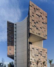 Torre Cube, Puerta de Hierro