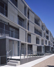 Social Housing at the Urban Edge