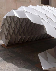 Cardboard Pavilion. Costruire Col Cartone