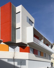 Edificio de viviendas en el barrio Oliver