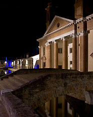 Lungo i Canali. Illuminazione del centro storico di Comacchio