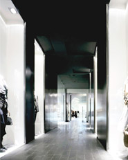 Allestimento per un negozio di alta moda a Roma