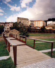 Piscinas climatizadas y Parque del Molin