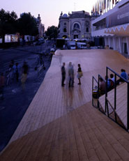 The wave. Entrance of the 60th Film Festival
