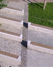una piazza "fuori le mura"