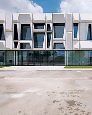 Giorgia & Johns office building and logistic center