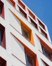 Edificio de 103 viviendas, locales comerciales i aparcamiento
