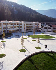 Sistemazione aree scolastiche a Brunico
