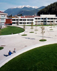 Sistemazione aree scolastiche a Brunico