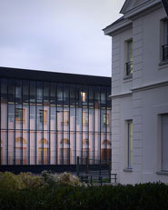 Gymnasium and Town Hall esplanade