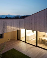 Wooden house with an inner courtyard
