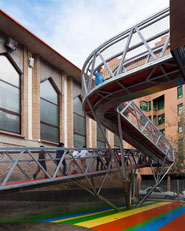 Pista Deportiva Elevada en Colegio Lasalle Franciscanas de Zaragoza