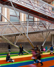 Pista Deportiva Elevada en Colegio Lasalle Franciscanas de Zaragoza