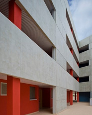 Edificio de 34 viviendas de protección pública.