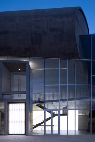 Cvdb-ccc-02-facade_large