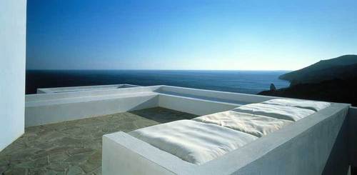 Milos-02_large