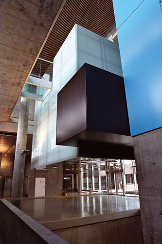Kmu_hio-interior_1_large