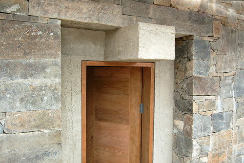 Detail-at-male-entrance_large