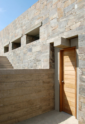 Male-entrance_large
