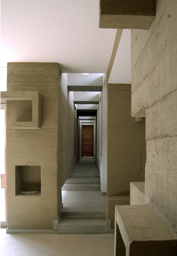 North_south-gallery-corredor_large