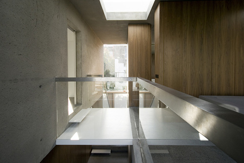 0810_slr_hall_up_03_large