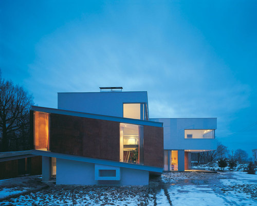06-night-view-2-broken-house-copy_large