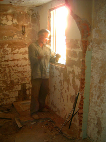 121857085_large