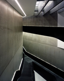 Zha_maxxi_helene-binet_1109_normal