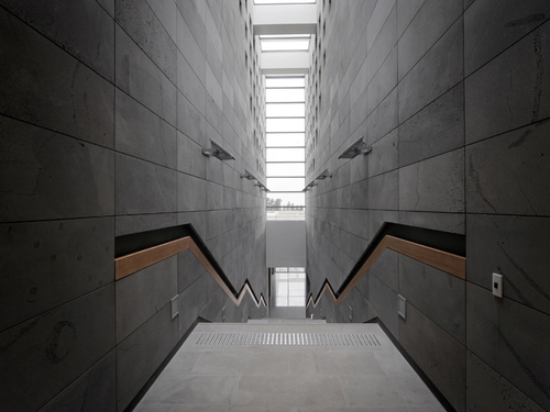 010_large