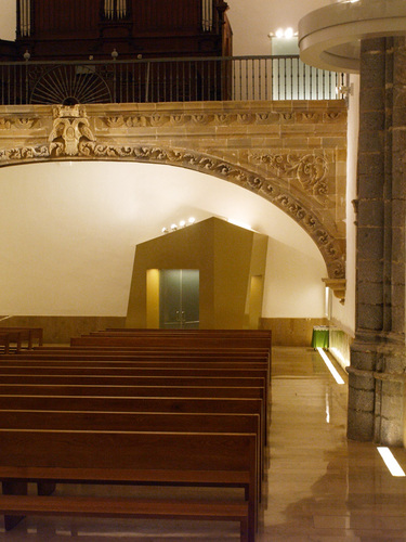 Iglesiasoraluze_nave2_large