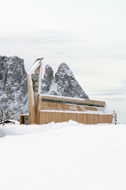 Chiesa_malga_di_seis__2__normal