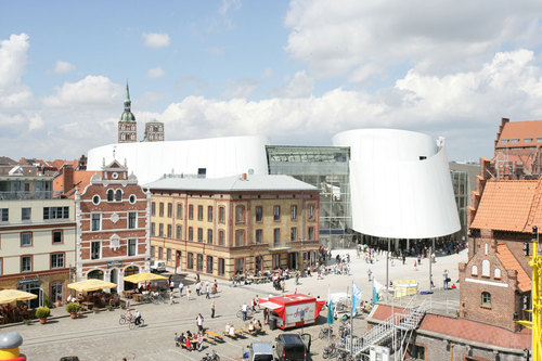 Ozeaneum-stralsund-j-m-schlorke-xz3m7850-hafenpromenade-harbor-promenade_large