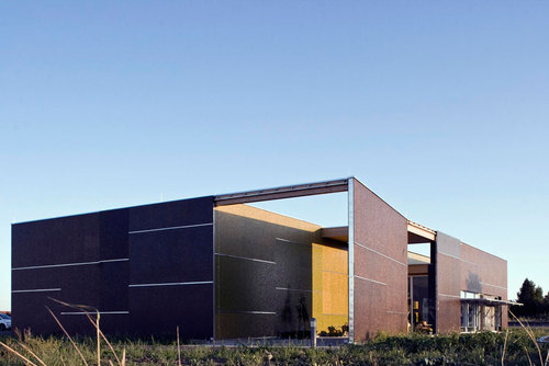 Leeb01_building_large
