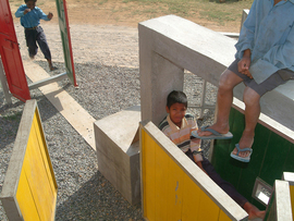 Bimbi-3quarti-alto_normal