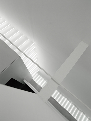6768h04_large