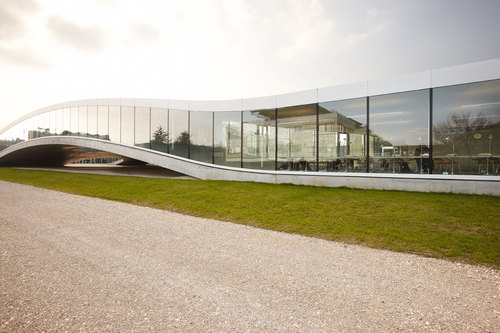 Edit_rolexlearningcenterlausanne_13_04_2010-608_large