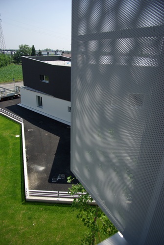008_large