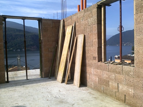 21092010790_large