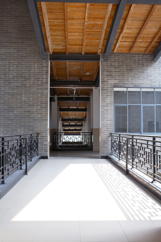 09-passage-in-hall-of-graduate-studies_large