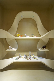 02_stuart_weitzman_shop_roma_2006_normal
