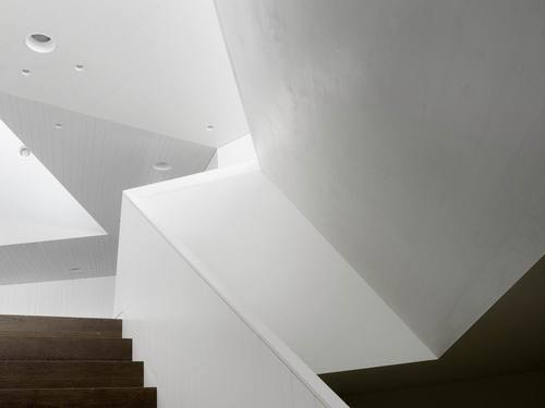 08_henz_foyer_large