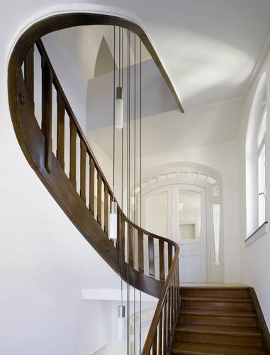 13_henz_treppenhaus_large