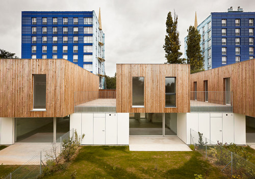 Com_tank_lens_maisonsocio_14092010-0350_large