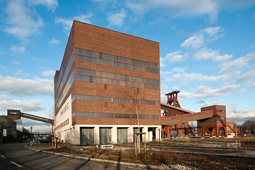 149aj20100208d0006_large