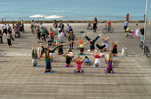5_yoga-on-the-decks-by-galia-kronfeld_large